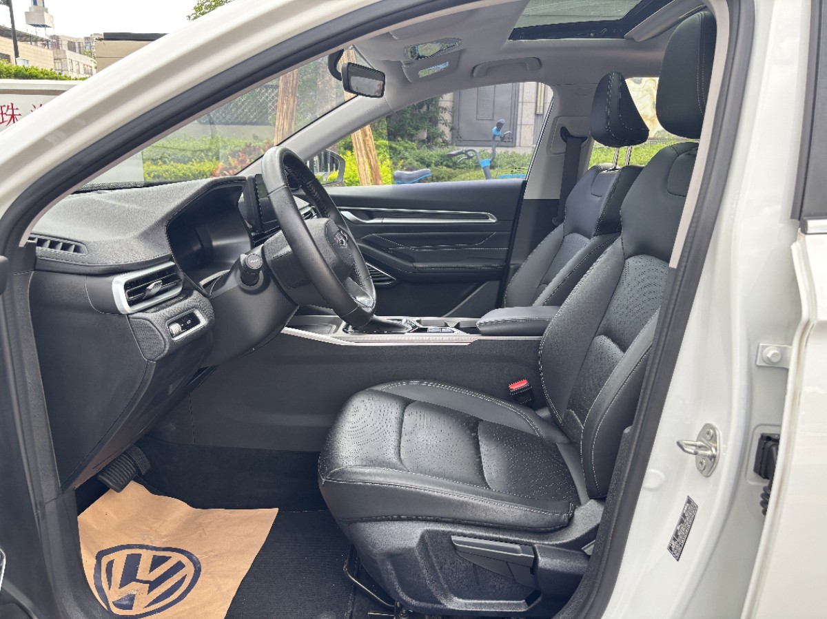 GEELY Emgrand 2022 #5 GEELY Emgrand 2022 car image #5