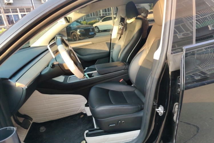 Tesla Model Y 2023 #17 Tesla Model Y 2023 car image #17