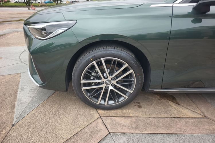 GEELY Emgrand 2025 car image #9