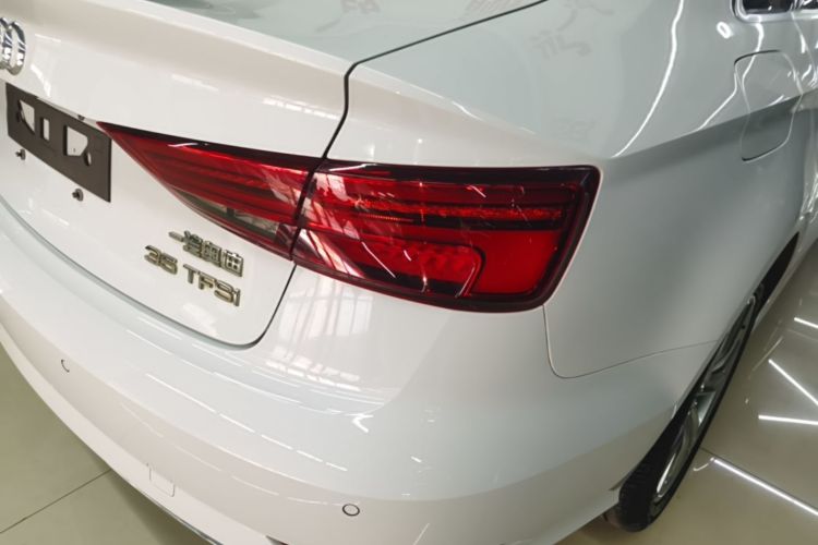 Audi A3 2018 car image #8