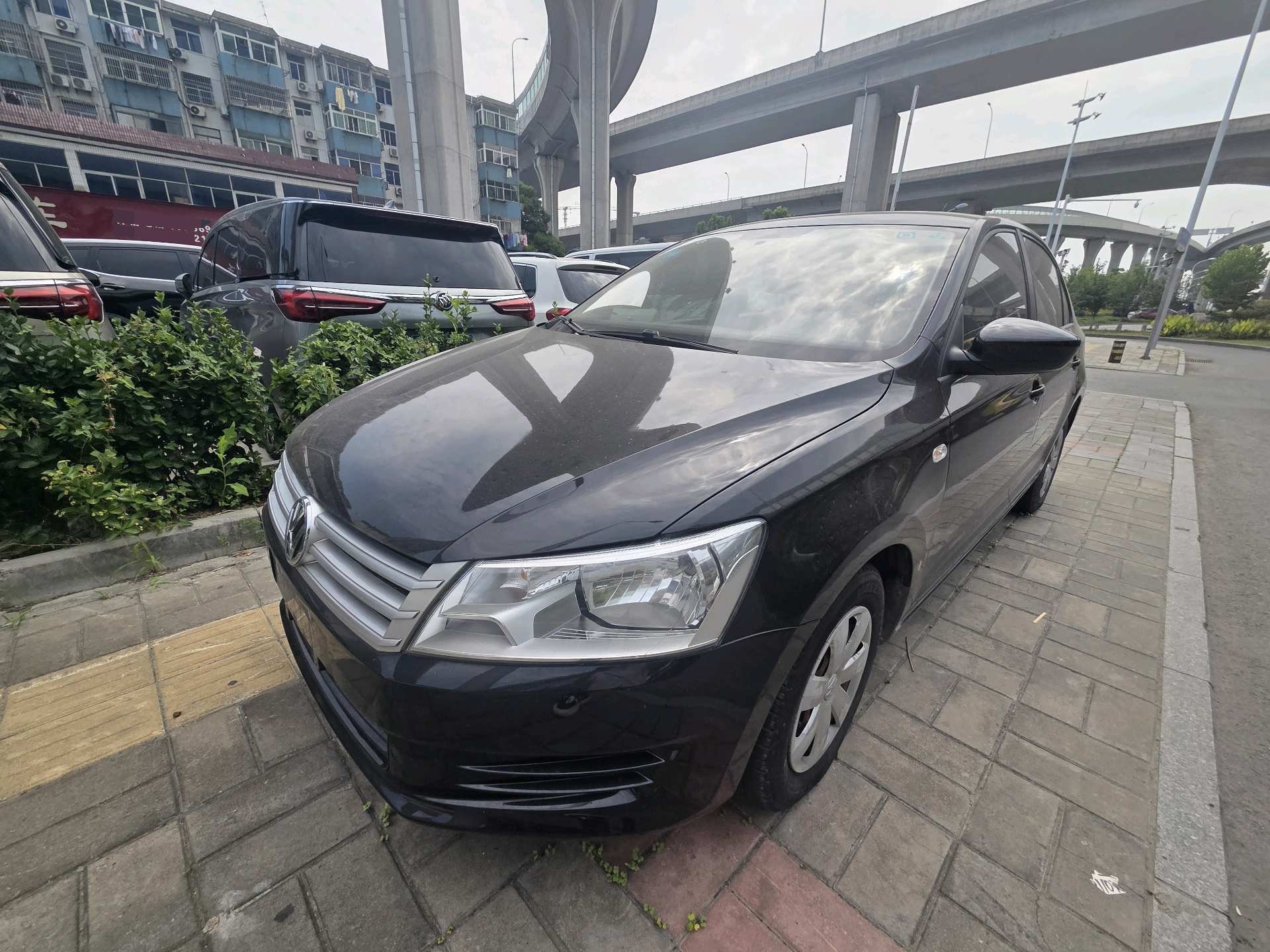 Volkswagen Santana 2015 car image 