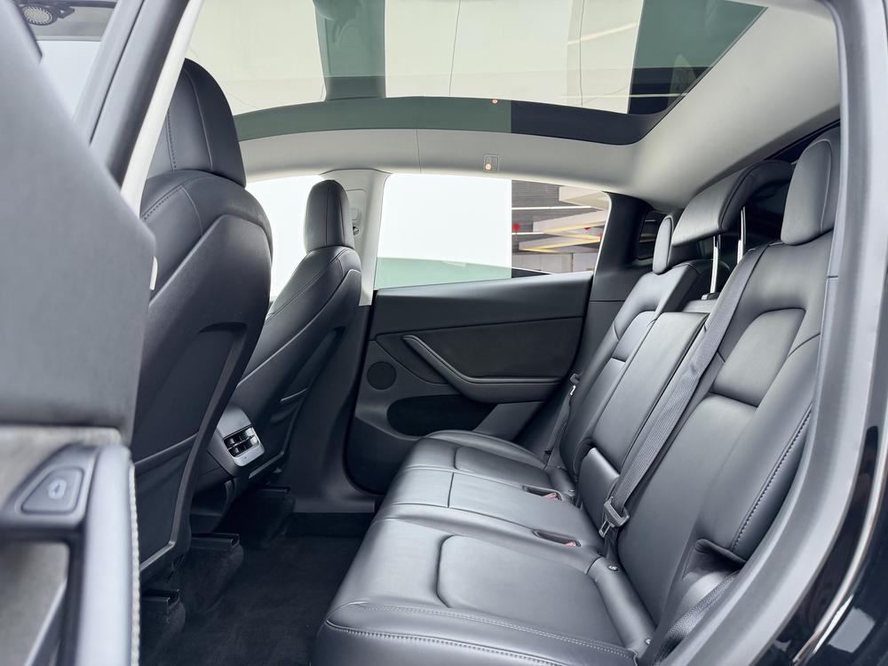 Tesla Model Y 2022 #12 Tesla Model Y 2022 car image #12