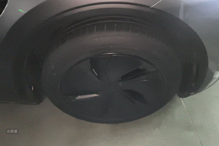 Tesla Model Y 2025 car image #9