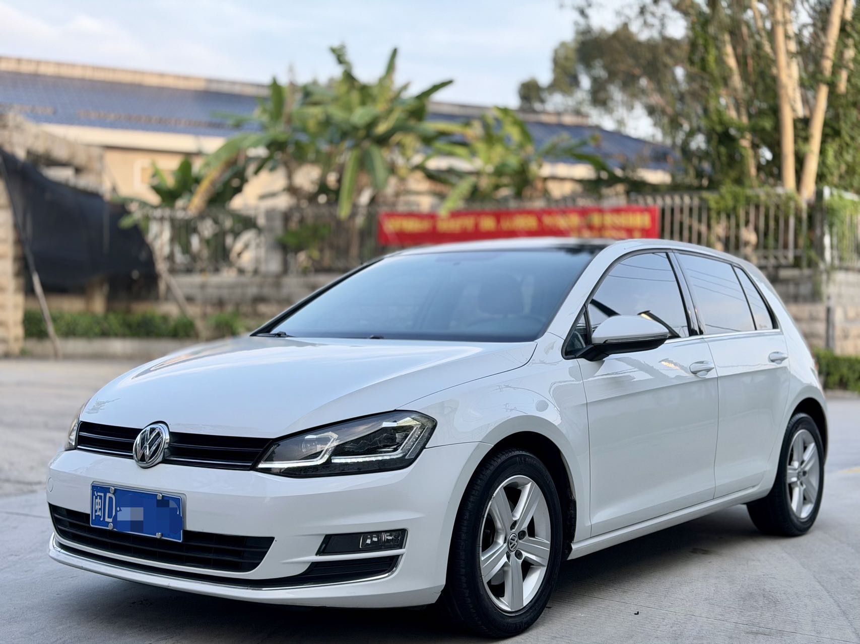 Volkswagen Golf 2016 car image 