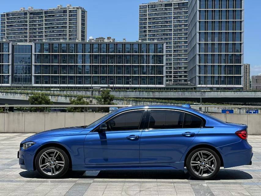 BMW 3 Series 2018 #8 BMW 3 Series 2018 car image #8