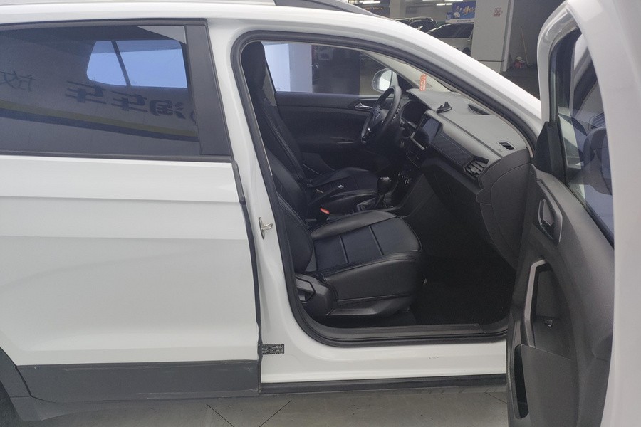 Volkswagen T-Cross 2024 #7 Volkswagen T-Cross 2024 صورة سيارة #7