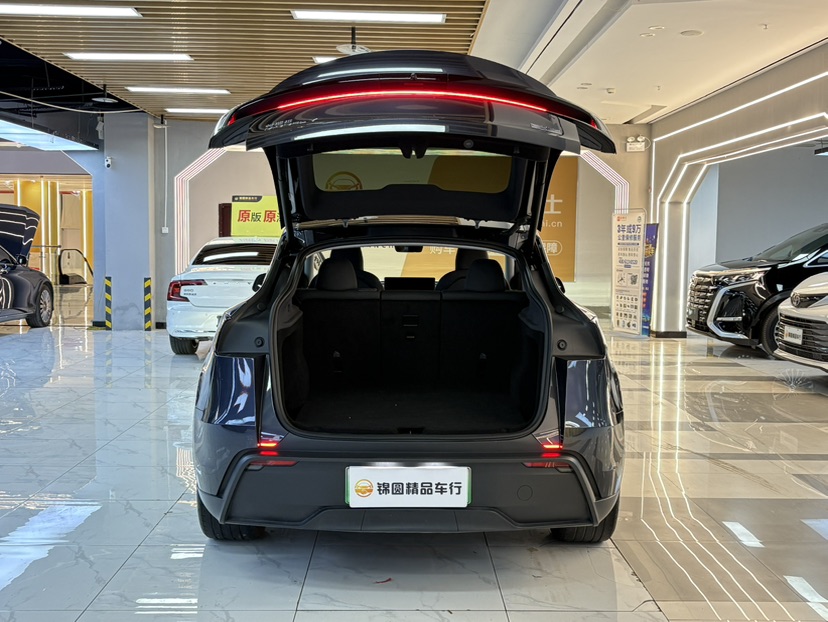 Tesla Model Y 2025 #19 Tesla Model Y 2025 immagine di auto #19