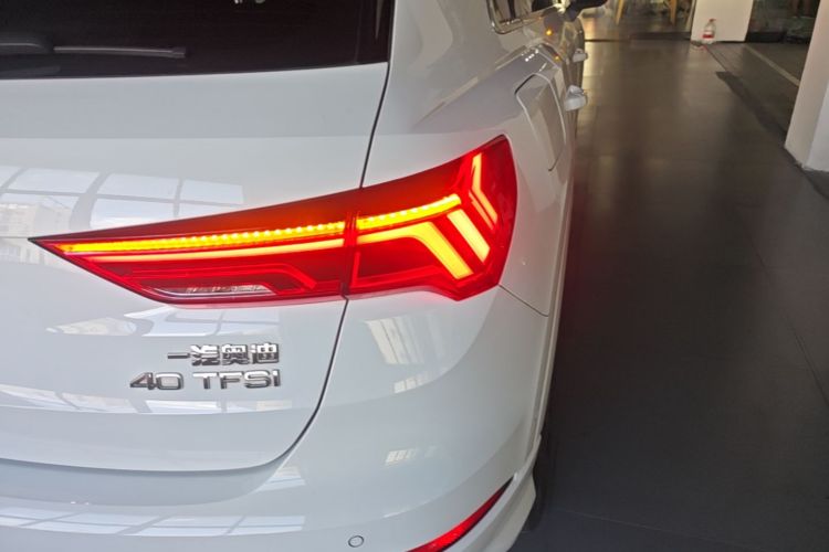 Audi Q3 2021 #8 Audi Q3 2021 car image #8