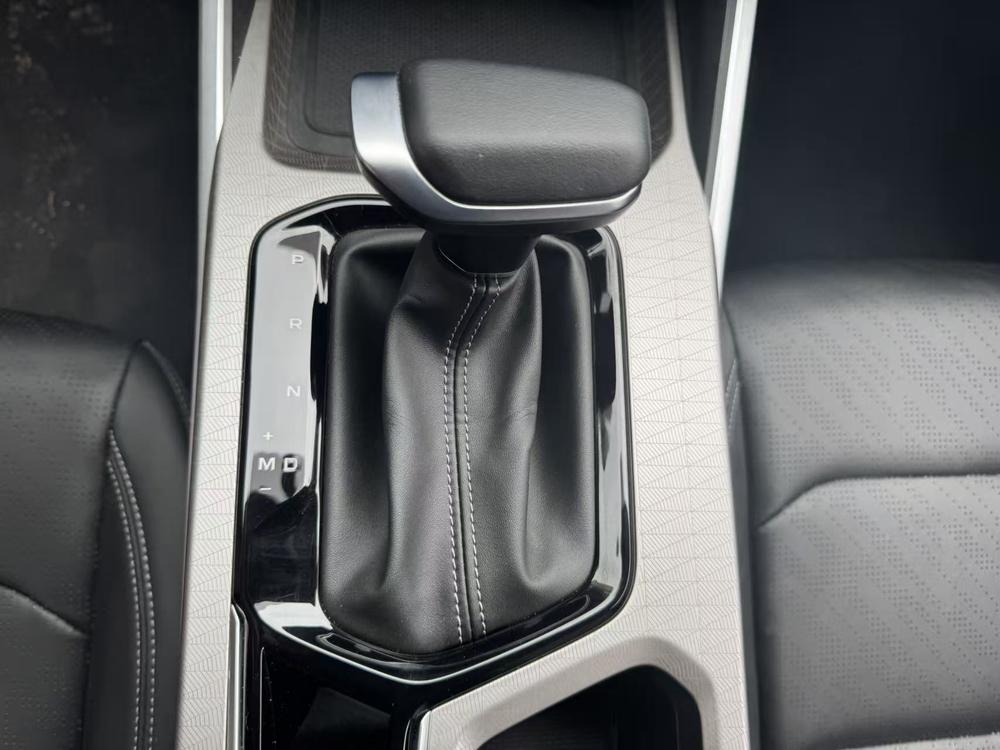 GEELY Emgrand 2021 car image #13