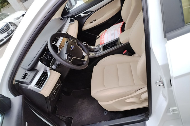 GEELY Emgrand 2019 #16 GEELY Emgrand 2019 car image #16