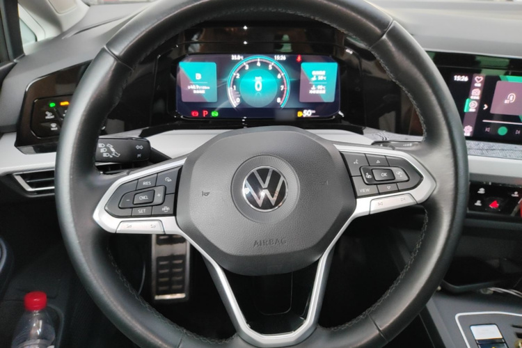 Volkswagen Golf 2021 car image #15