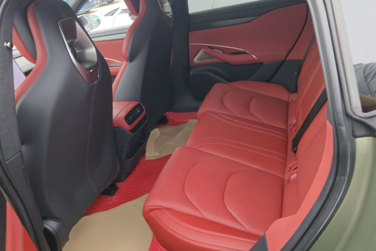 MI SU7 2024 car image #17