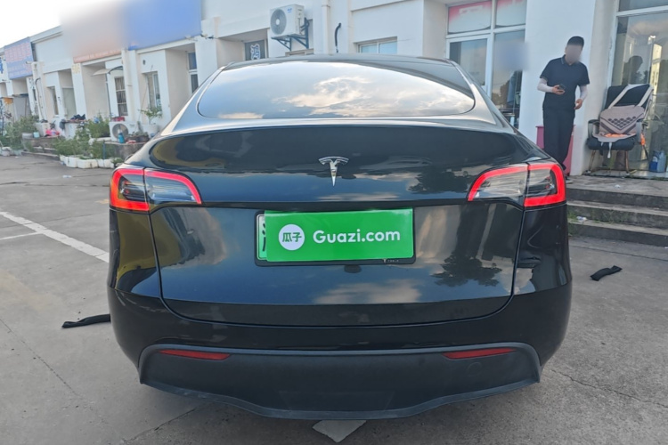 Tesla Model Y 2022 #4 Tesla Model Y 2022 car image #4