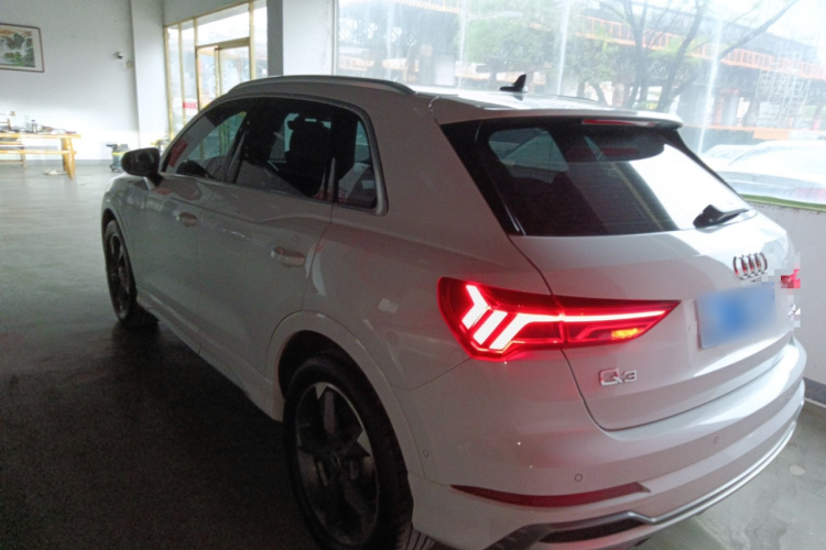 Audi Q3 2022 #5 Audi Q3 2022 car image #5