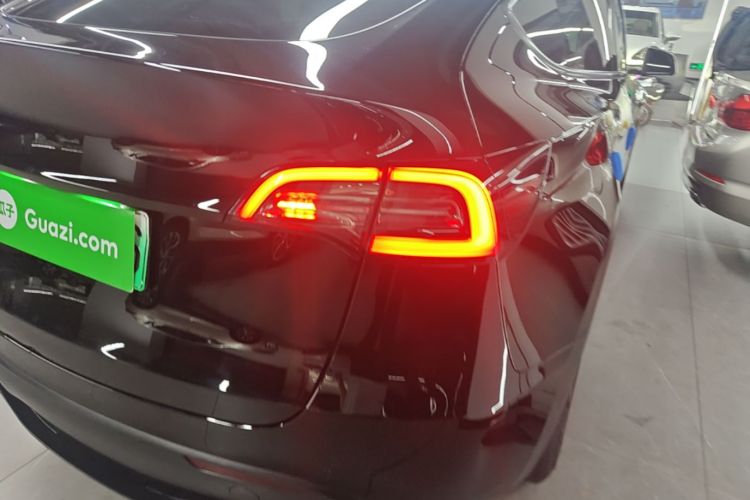 Tesla Model Y 2023 #8 Tesla Model Y 2023 immagine di auto #8