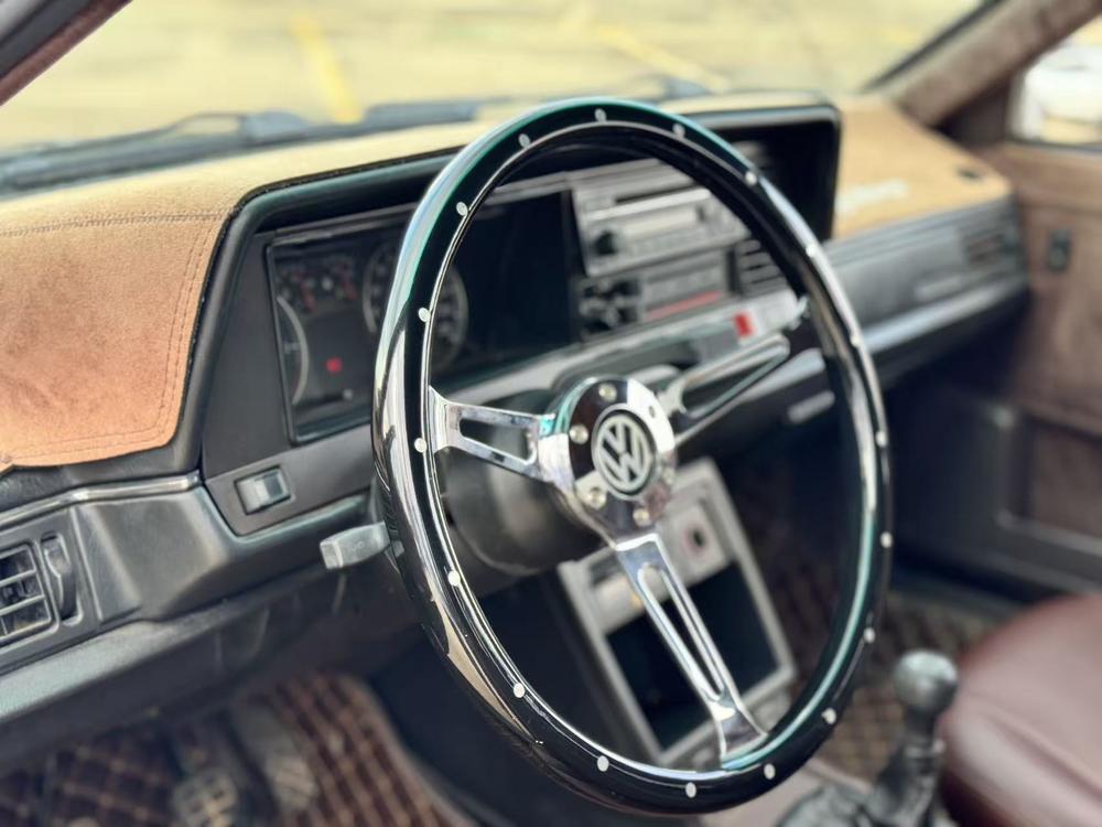 Volkswagen Santana Classic 2012 immagine di auto #11