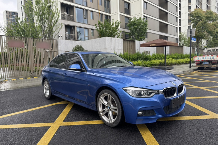 BMW 3 Series 2018 immagine di auto #3