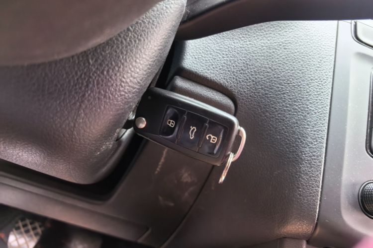 Volkswagen Polo 2015 #9 Volkswagen Polo 2015 car image #9