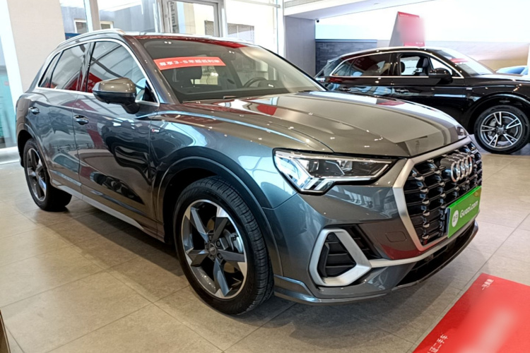 Audi Q3 2020 car image #6