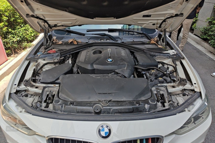 BMW 3 Series 2018 #22 BMW 3 Series 2018 car image #22