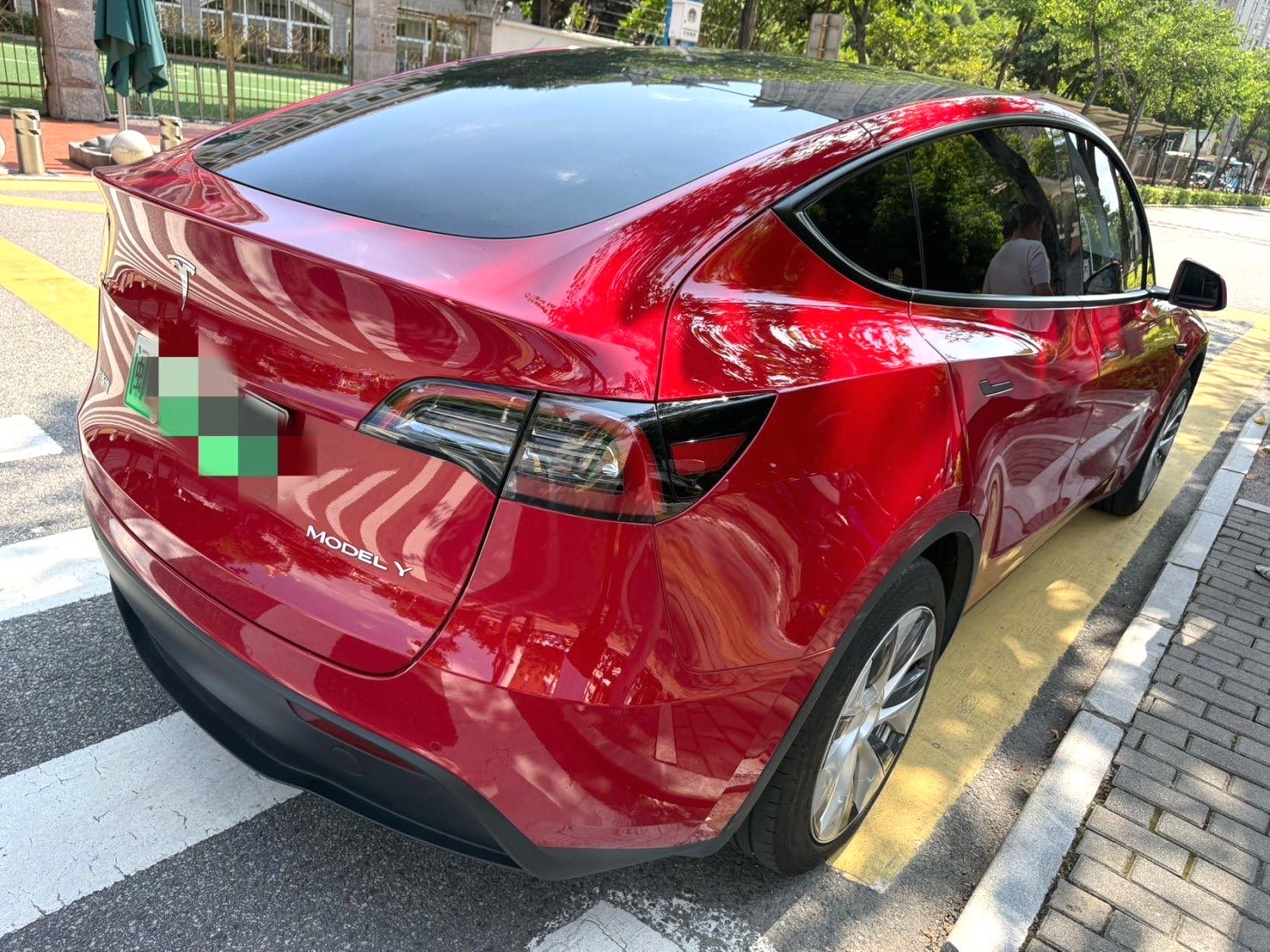 Tesla Model Y 2023 #3 Tesla Model Y 2023 car image #3