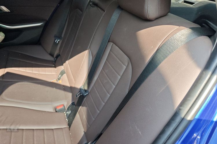 BMW 3 Series 2019 #19 BMW 3 Series 2019 car image #19