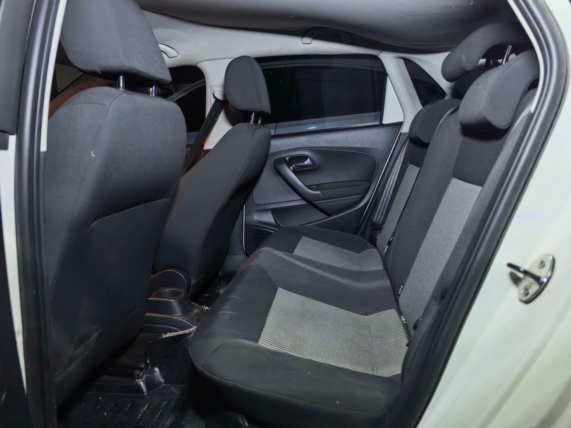 Volkswagen Polo 2015 car image #8