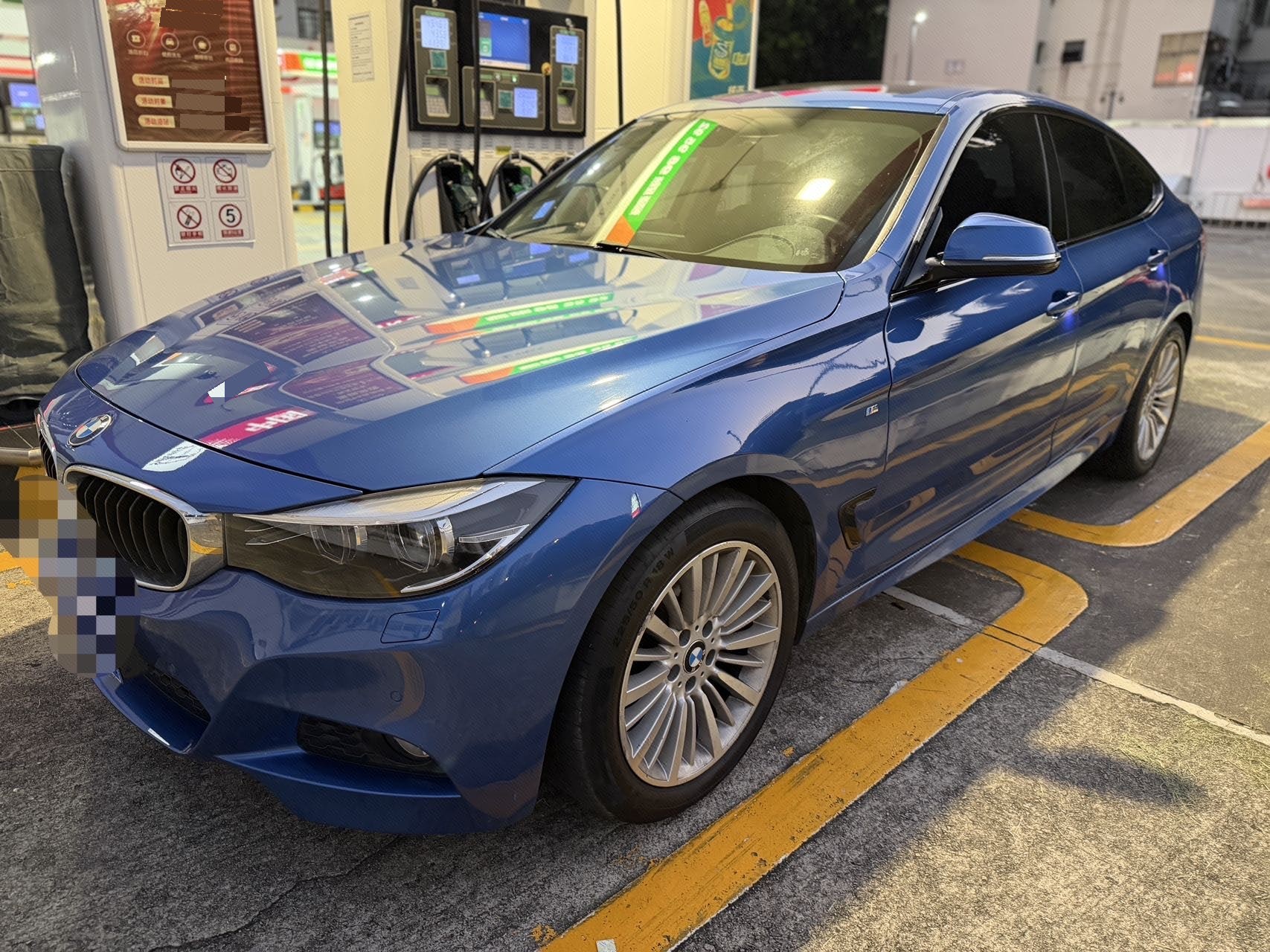 BMW 3 Series GT 2017 BMW 3 Series GT 2017 car image