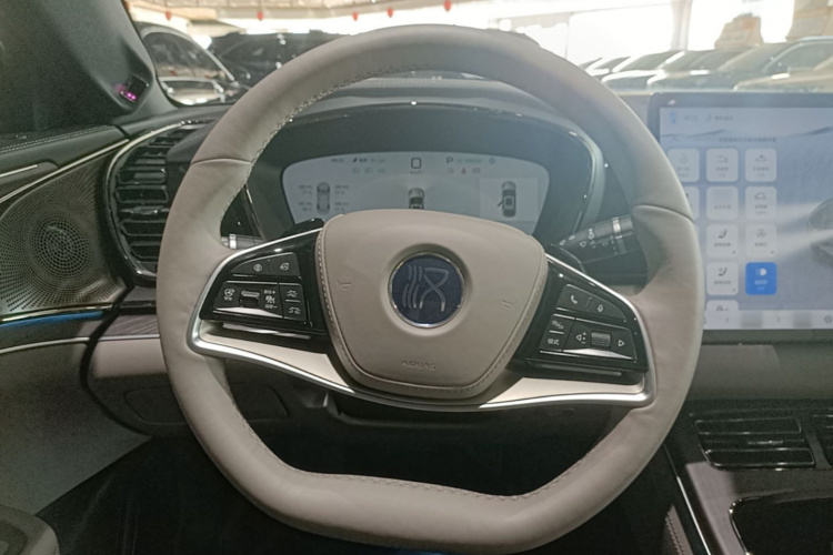 BYD Han 2024 car image #11
