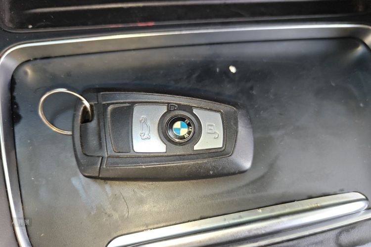 BMW 3 Series 2017 #10 BMW 3 Series 2017 car image #10