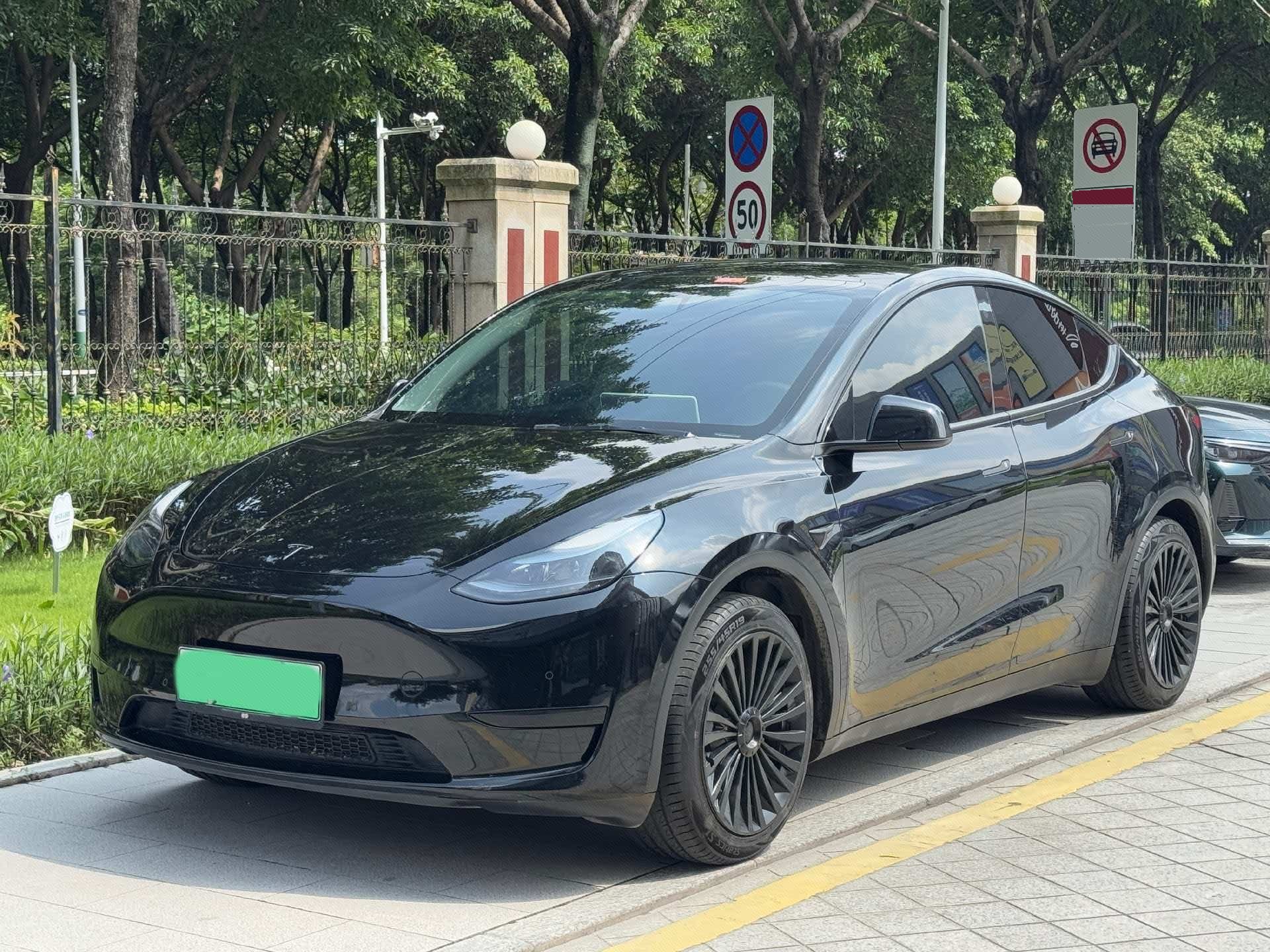 Tesla Model Y 2023 Tesla Model Y 2023 car image