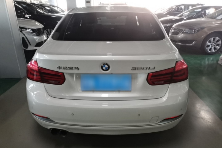BMW 3 Series 2018 car image #4