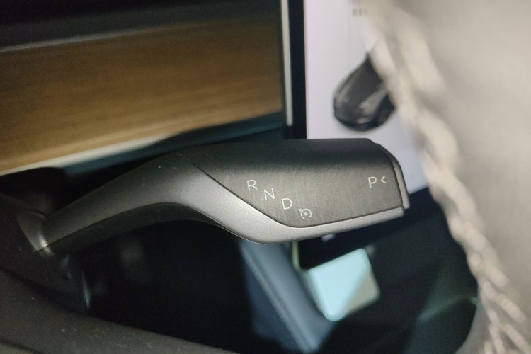 Tesla Model Y 2021 #18 Tesla Model Y 2021 car image #18