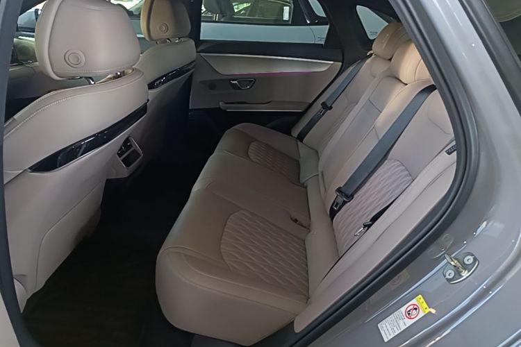 BYD Han 2024 car image #17