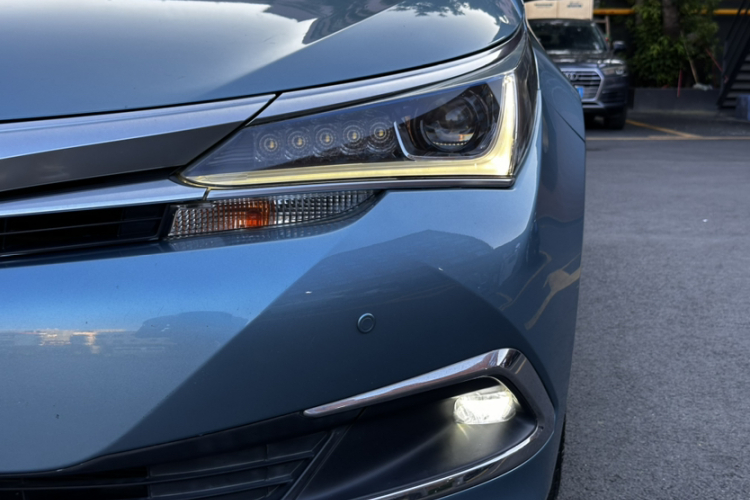 Toyota Corolla 2015 #6 Toyota Corolla 2015 car image #6