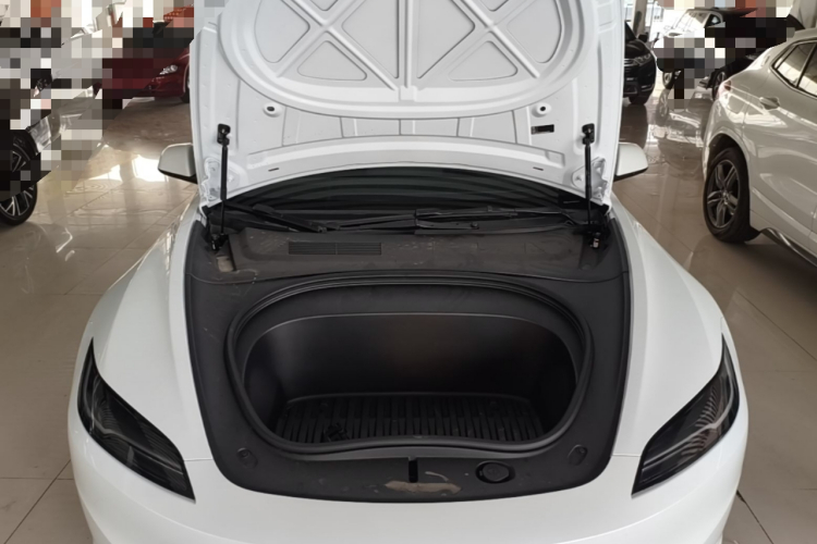 Tesla Model 3 2025 immagine di auto #20