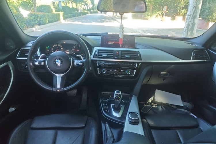 BMW 3 Series 2018 #11 BMW 3 Series 2018 car image #11