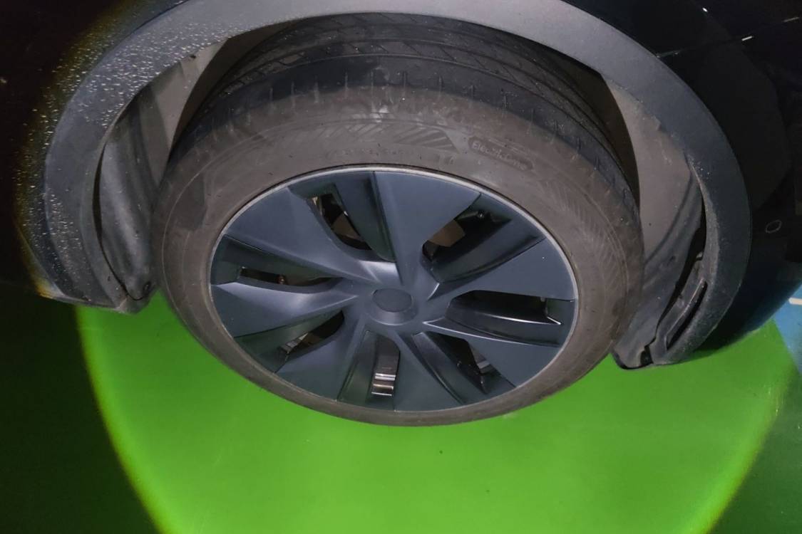 Tesla Model Y 2023 #9 Tesla Model Y 2023 car image #9