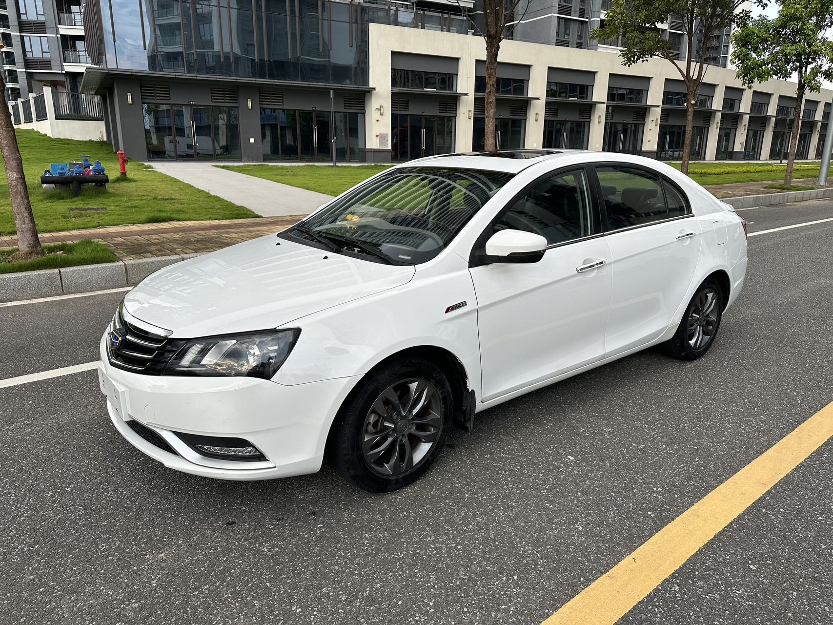 GEELY Emgrand 2016 car image 