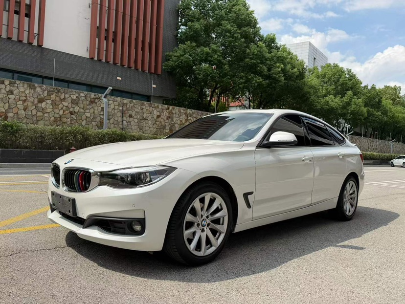 BMW 3 Series GT 2018 BMW 3 Series GT 2018 car image