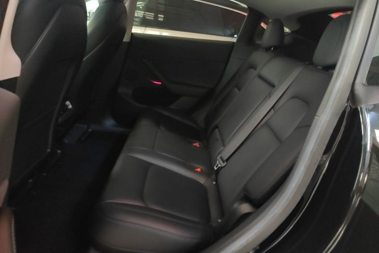 Tesla Model Y 2022 car image #13
