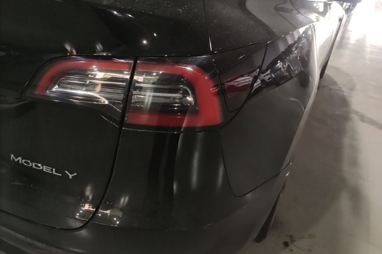 Tesla Model Y 2022 #8 Tesla Model Y 2022 car image #8