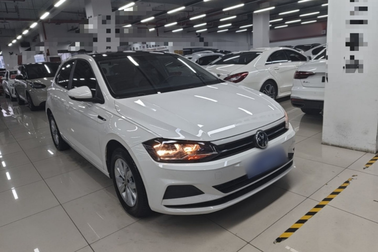 Volkswagen Polo 2020 car image #4