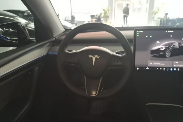 Tesla Model Y 2023 #11 Tesla Model Y 2023 immagine di auto #11