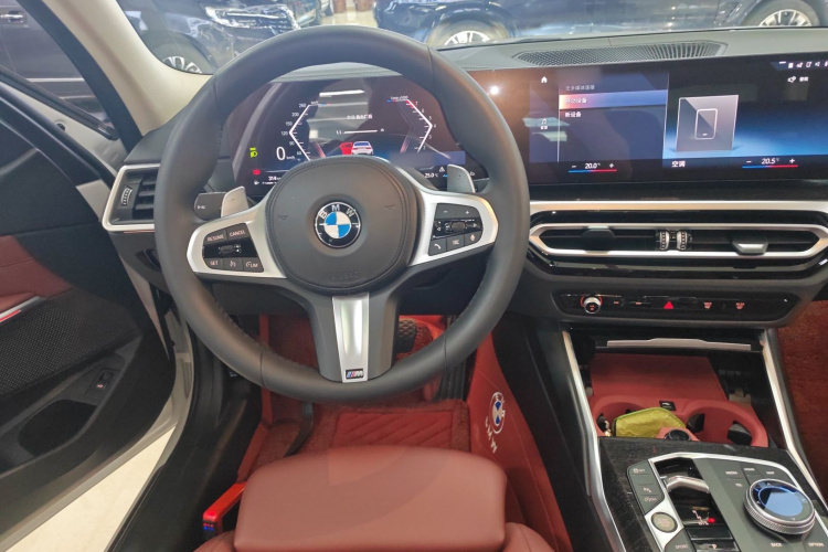 BMW 3 Series 2023 صورة سيارة #11