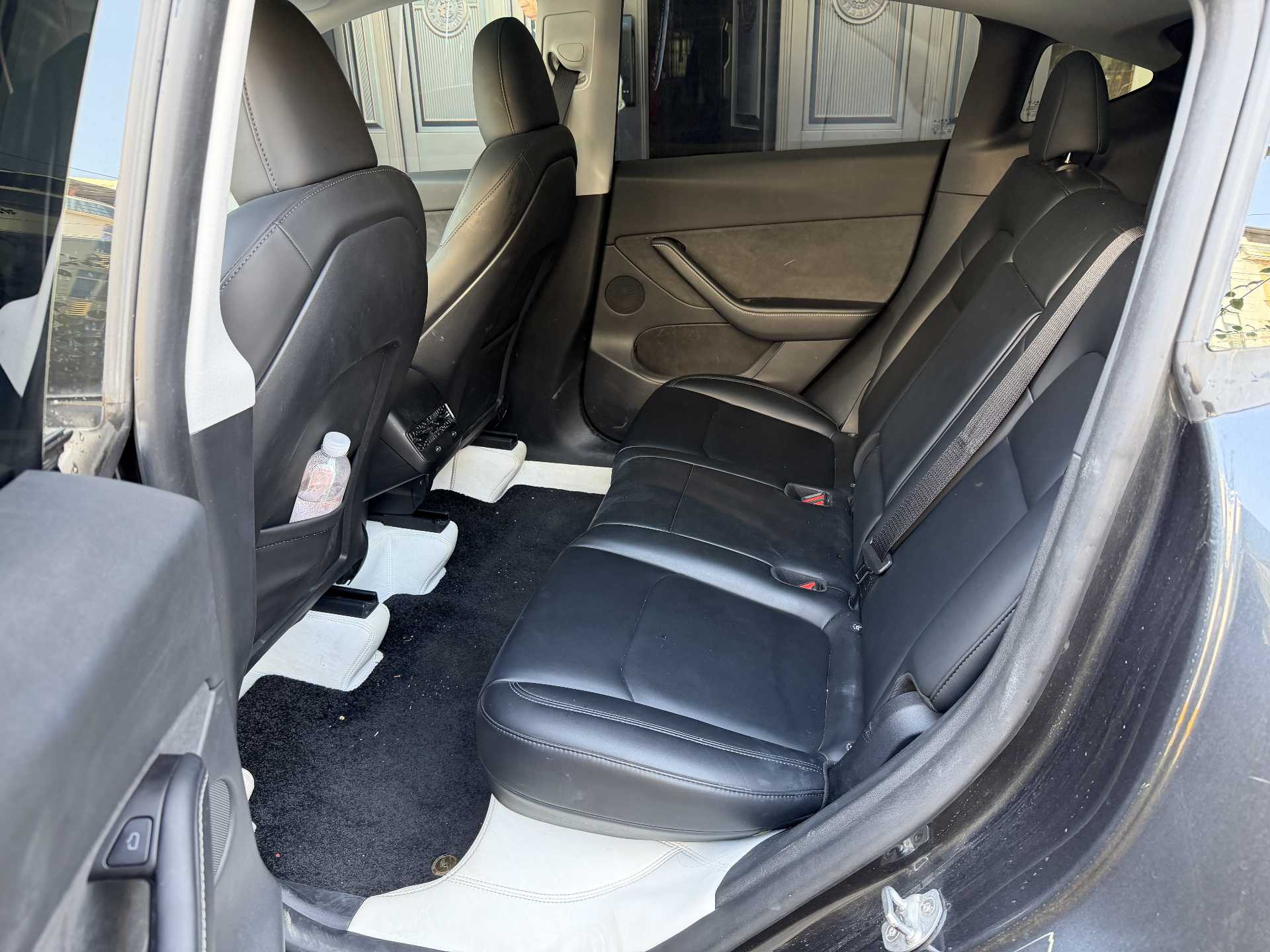 Tesla Model Y 2024 #4 Tesla Model Y 2024 car image #4