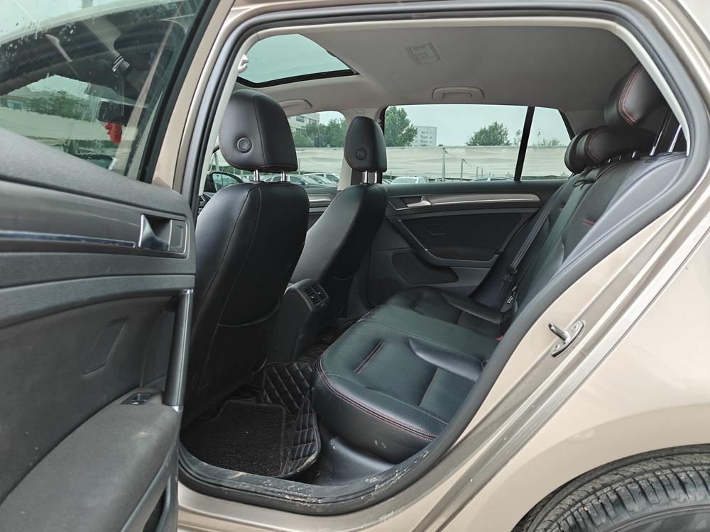 Volkswagen Golf 2014 car image #16