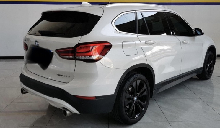 BMW X1 2021 car image #2