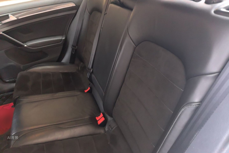 Volkswagen Golf 2018 car image #19