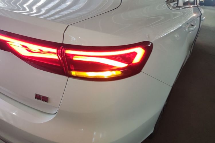 GEELY Emgrand 2022 #8 GEELY Emgrand 2022 car image #8